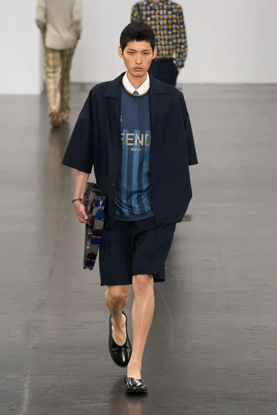 Look 25